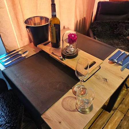 L Escale Privatif 4* トゥルネー